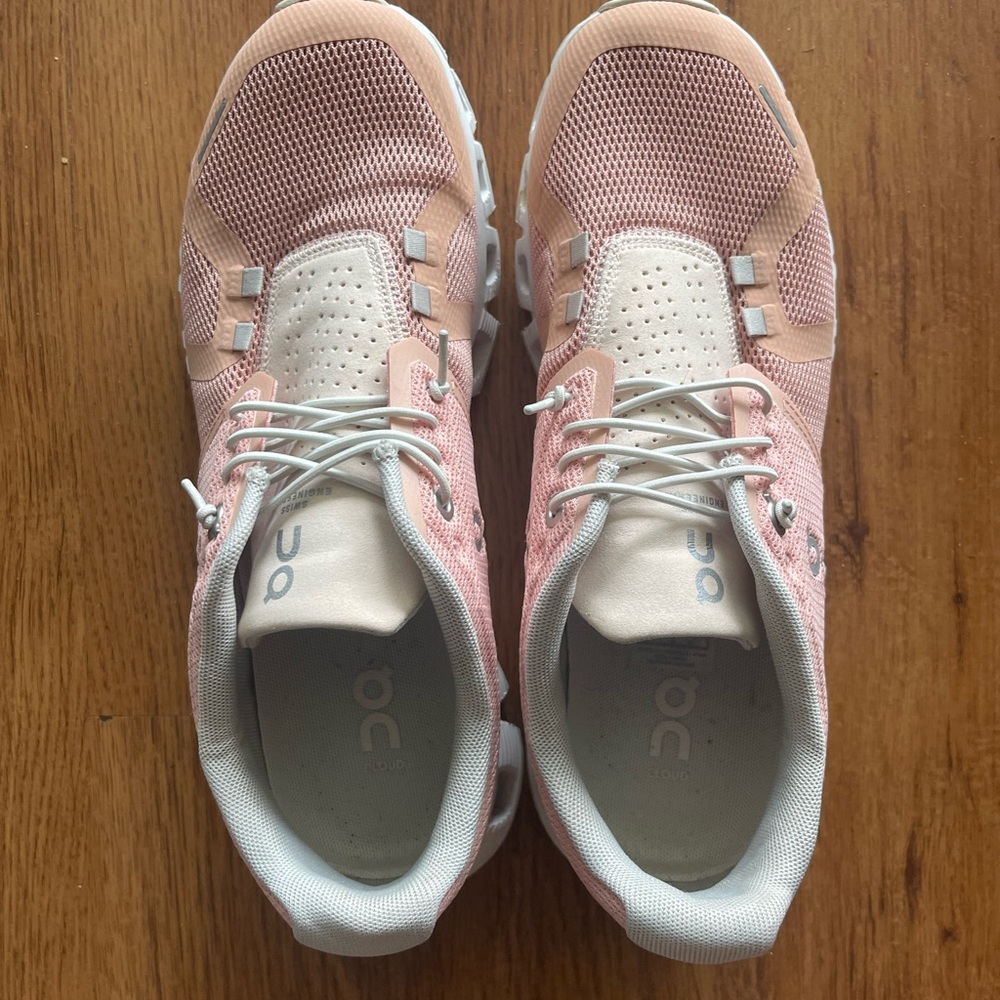 On Cloud womens cloud 5
